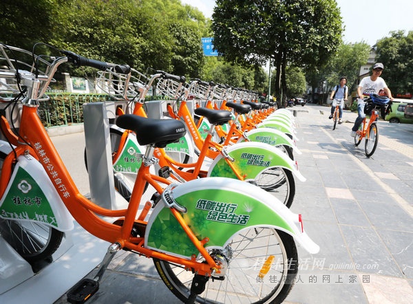 記者提前體驗公共自行車:一小時內(nèi)輕松穿越市區(qū)